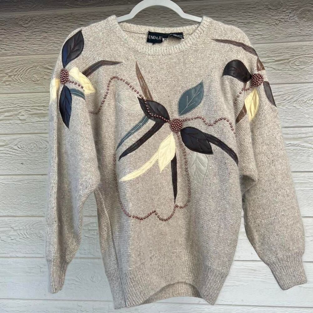 Vintage Uno & Una Neutral Color Funky Sweater Size Small‎